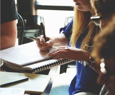 中國教育服務(wù)中心 引領(lǐng)自費(fèi)留學(xué)中介服務(wù)，助力學(xué)子海外圓夢(mèng)